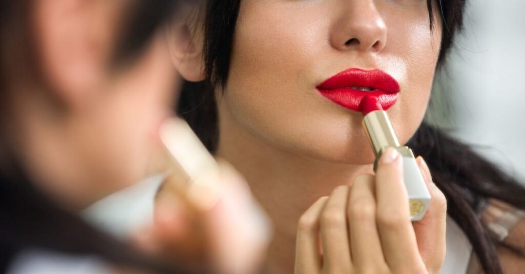 Ecomm-Brief-Article-Lipstick-Effect