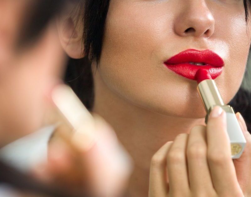 Ecomm-Brief-Article-Lipstick-Effect